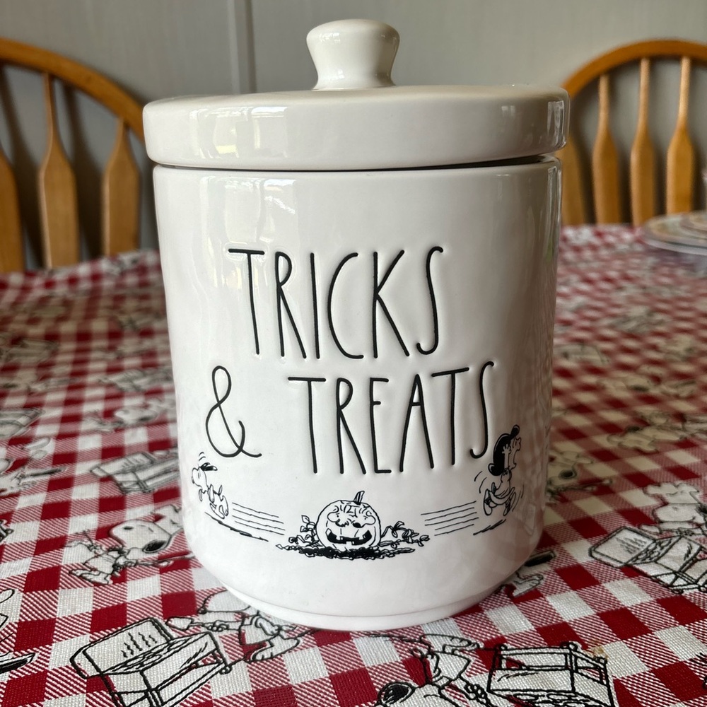 Peanuts White Ceramic 'Tricks & Treats' Treat Jar